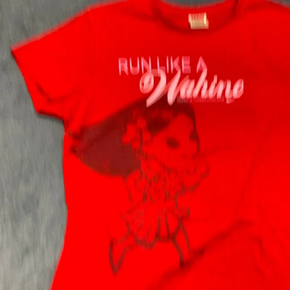 Nike shirt girls